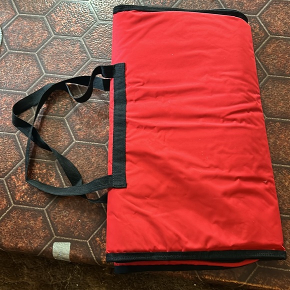 Tri Fold Exercise Mat Lightweight and Portable with Nylon Straps and 1”Padding - Picture 4 of 5